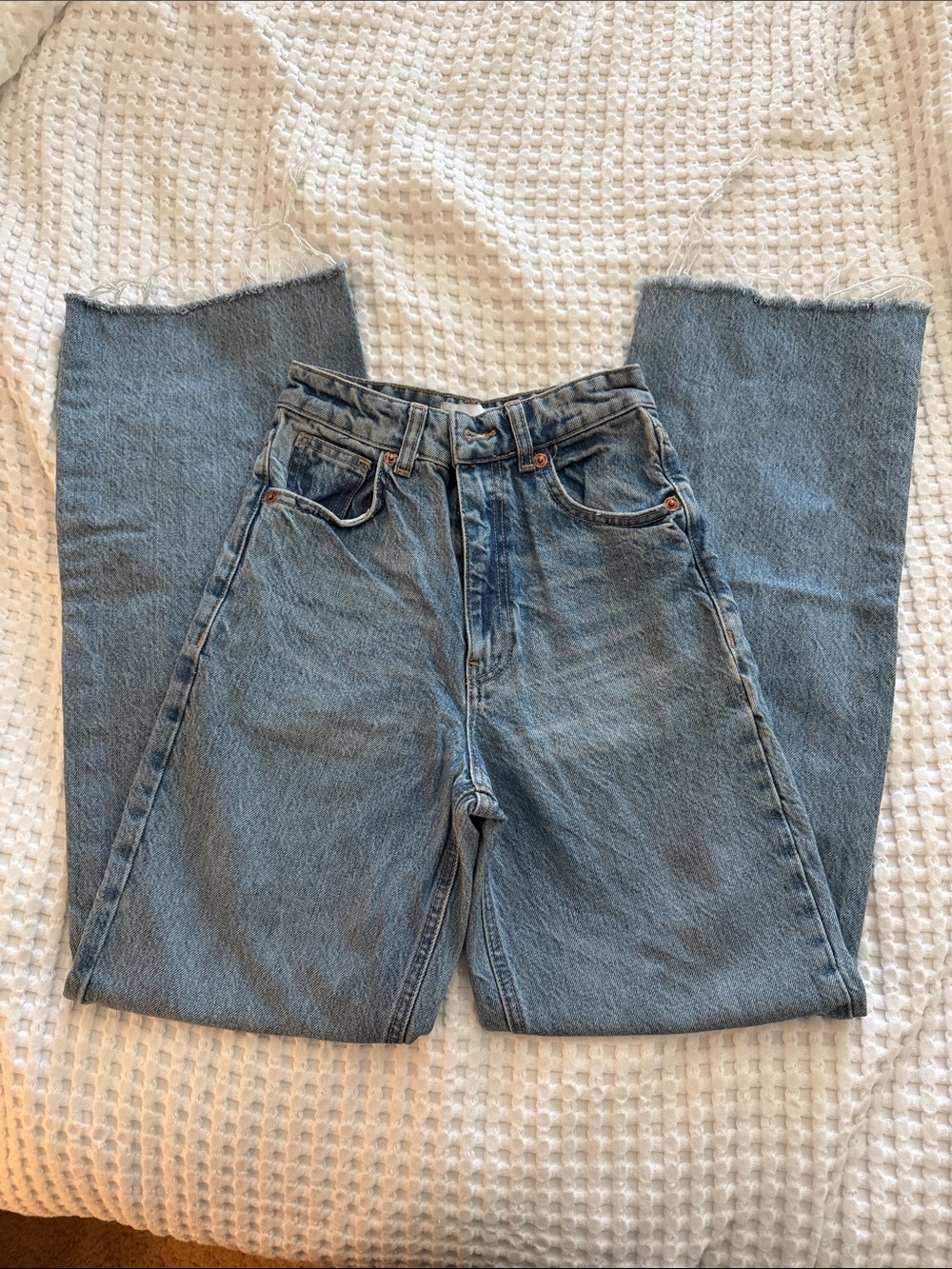 Zara High Rise Straight Leg Jeans – Light Wash – Size 0 (US)